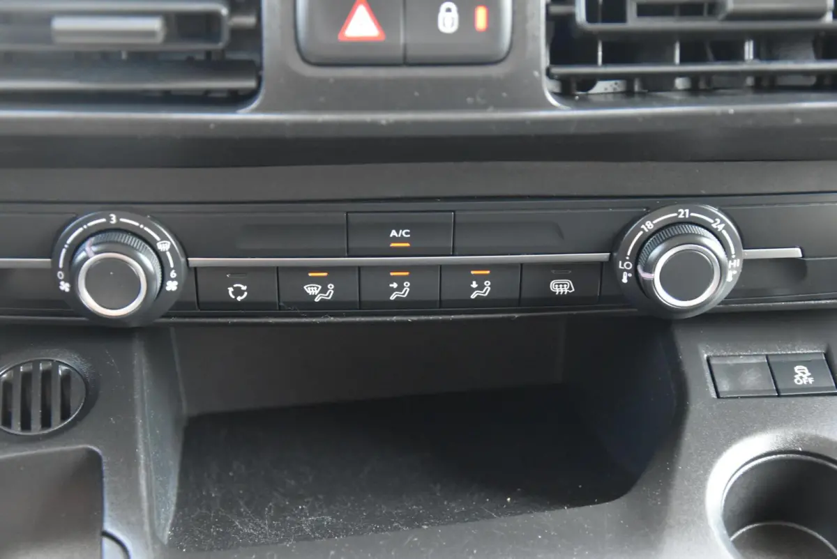 bestel 1.5 BlueHDI Premium