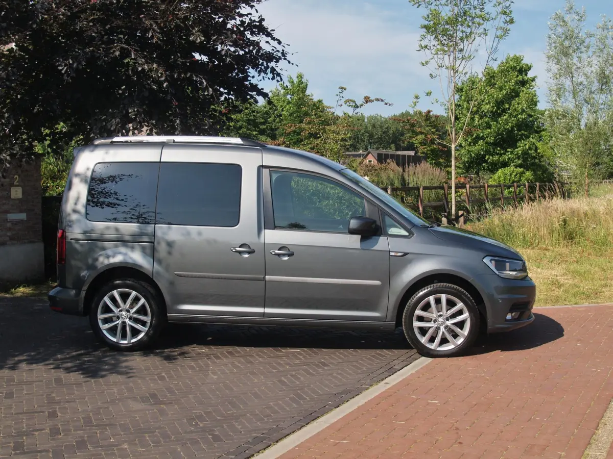 1.0 TSI Trendline 7p 7-Persoons | Dubbele Schuifdeur | Cruise Control | Bluetooth |