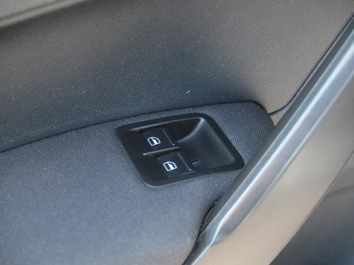 1.0 TSI Trendline 7p 7-Persoons | Dubbele Schuifdeur | Cruise Control | Bluetooth |