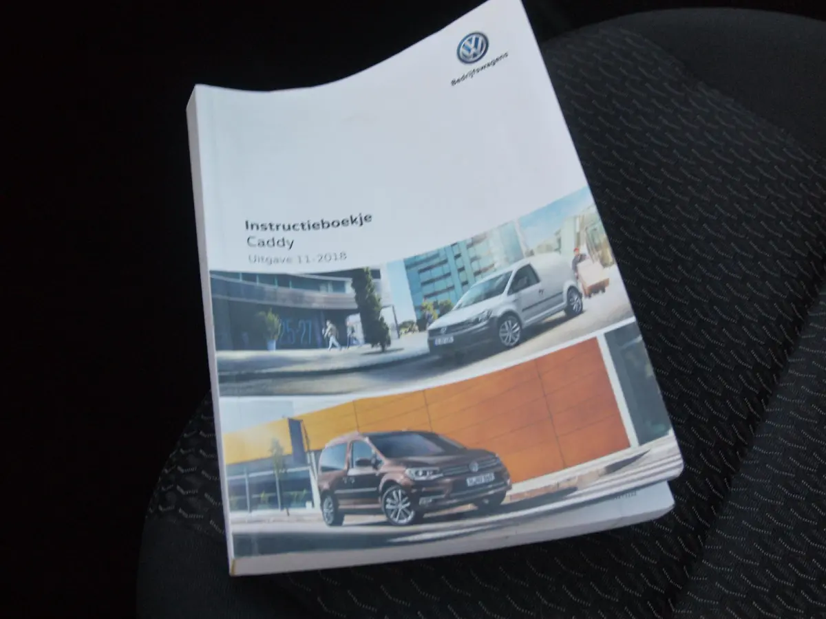 1.0 TSI Trendline 7p 7-Persoons | Dubbele Schuifdeur | Cruise Control | Bluetooth |