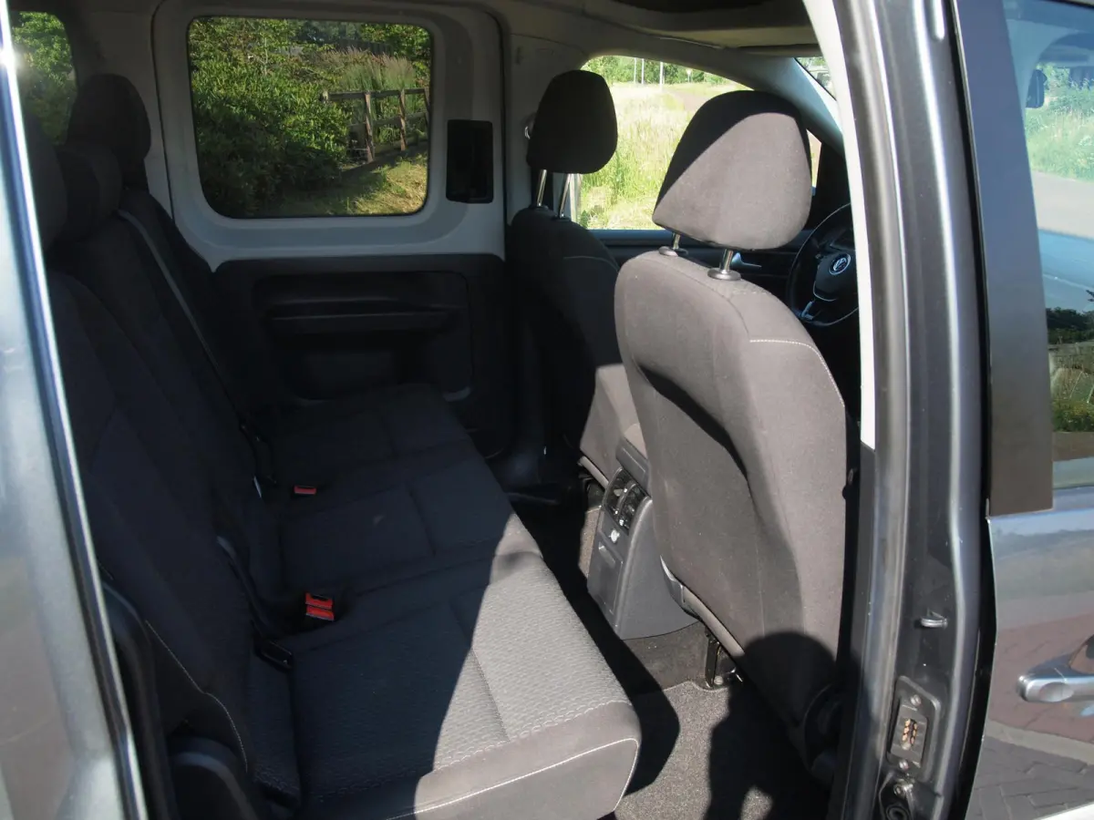 1.0 TSI Trendline 7p 7-Persoons | Dubbele Schuifdeur | Cruise Control | Bluetooth |