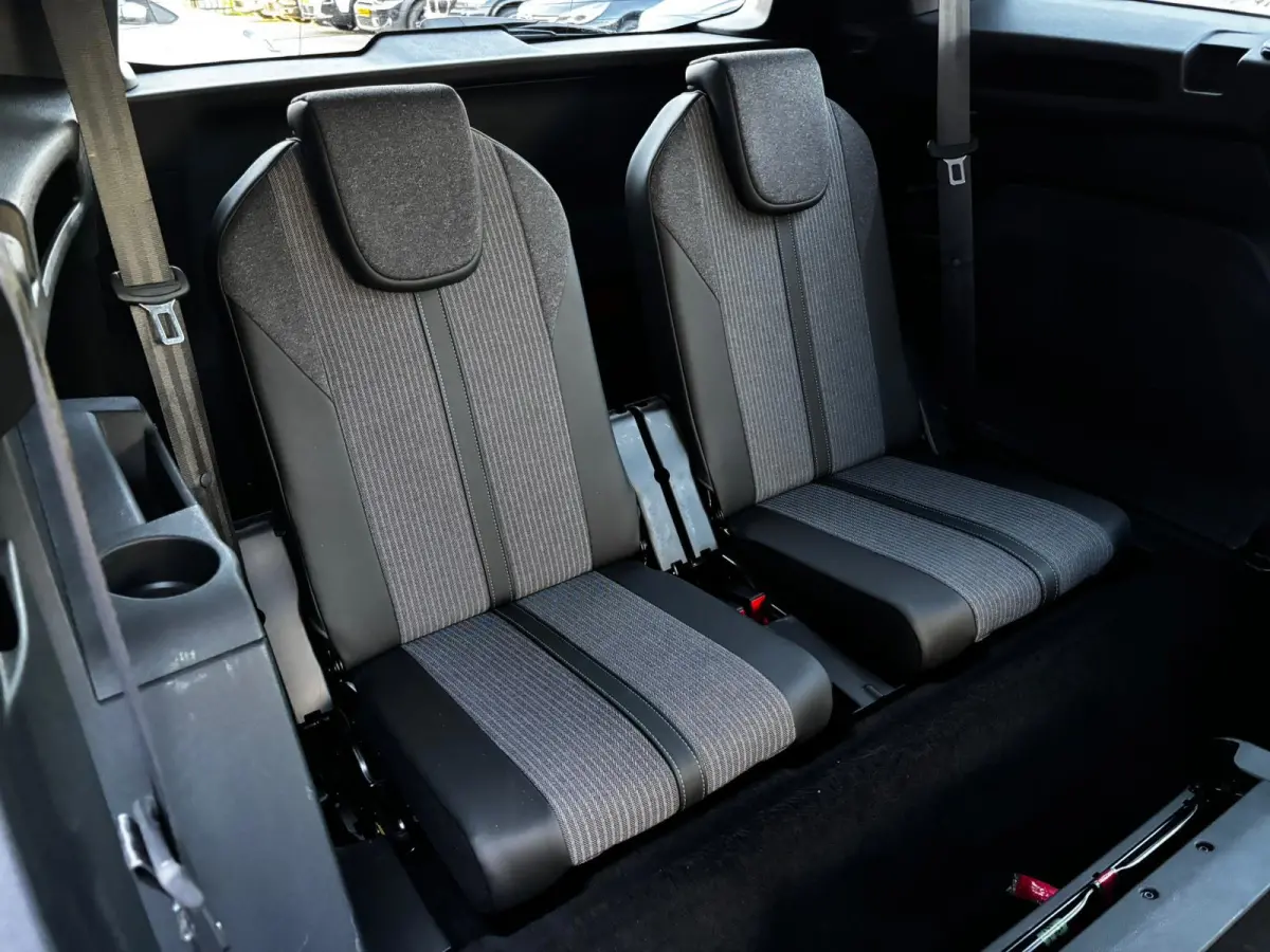 1.2 PureTech Blue Lease Allure |CARPLAY|LEDER|CAMERA|PDC|NAVI|7 PERSOONS|NWE APK