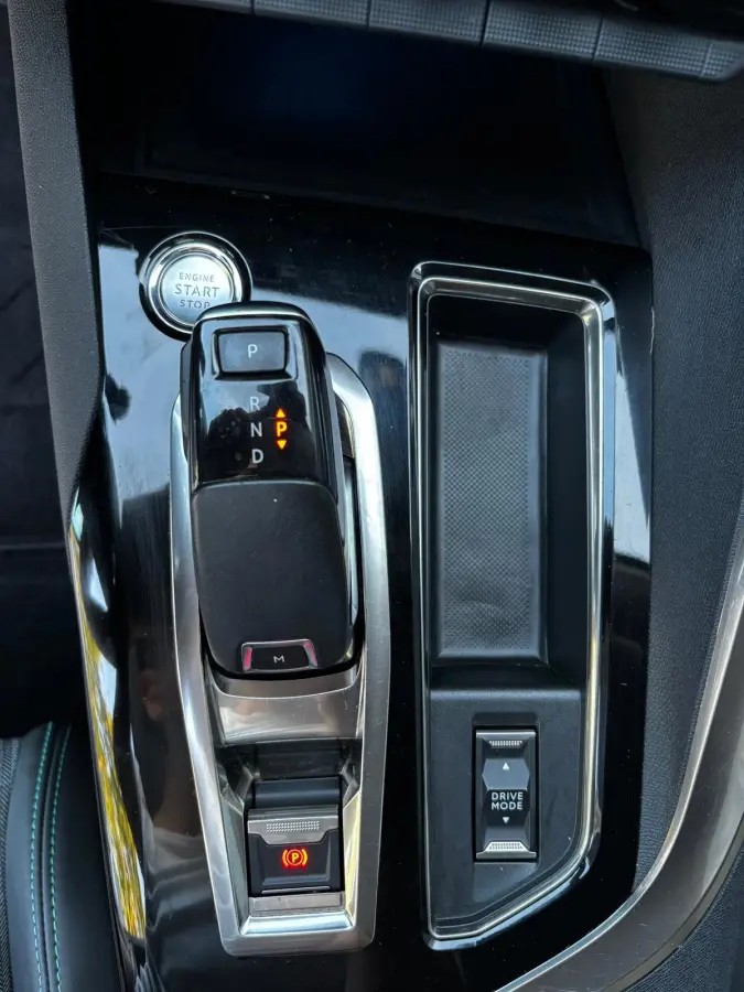 1.2 PureTech Blue Lease Allure |CARPLAY|LEDER|CAMERA|PDC|NAVI|7 PERSOONS|NWE APK
