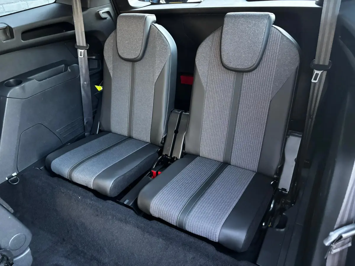 1.2 PureTech Blue Lease Allure |CARPLAY|LEDER|CAMERA|PDC|NAVI|7 PERSOONS|NWE APK