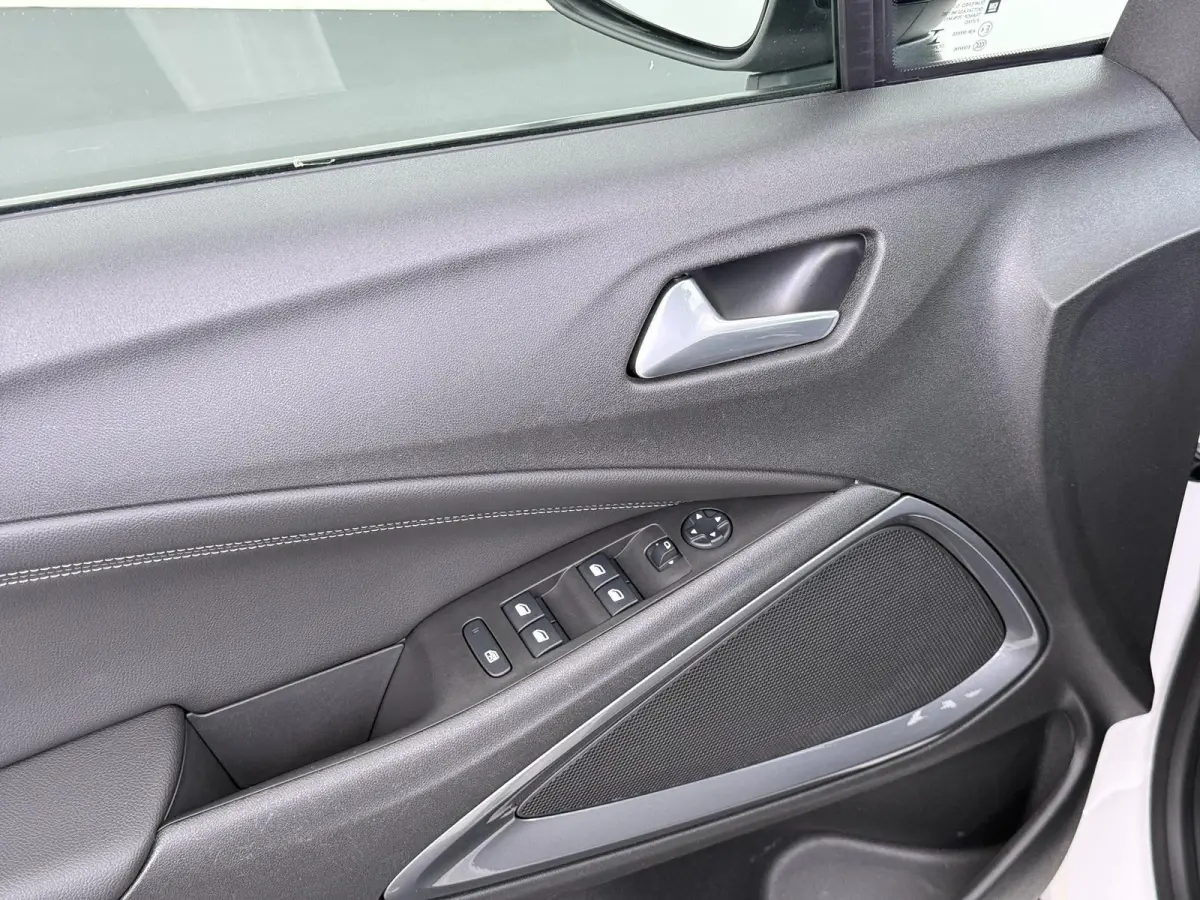 110pk Elegance | 1ste eigenaar | Climate | AppleCarPlay/Android | LED lampen | 16"LMV