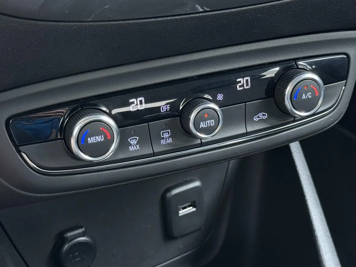 110pk Elegance | 1ste eigenaar | Climate | AppleCarPlay/Android | LED lampen | 16"LMV