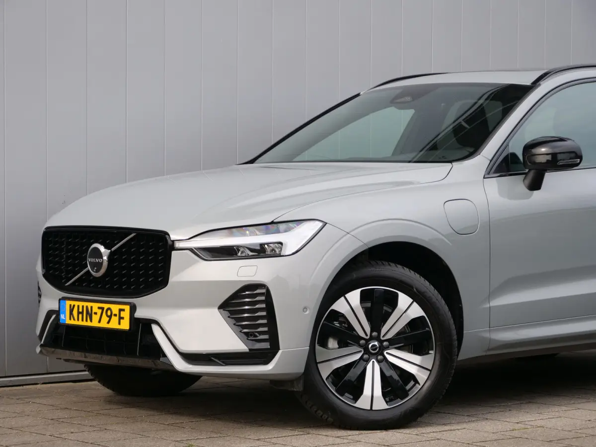 2.0 T6 350Pk Plug-in hybrid AWD Plus Dark Pano-dak / Adaptive Cruise / 360 Camera / Winterpakket
