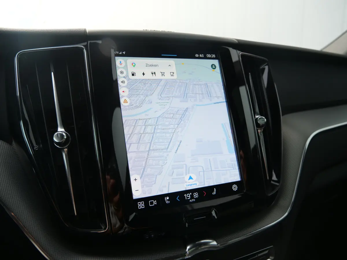 2.0 T6 350Pk Plug-in hybrid AWD Plus Dark Pano-dak / Adaptive Cruise / 360 Camera / Winterpakket