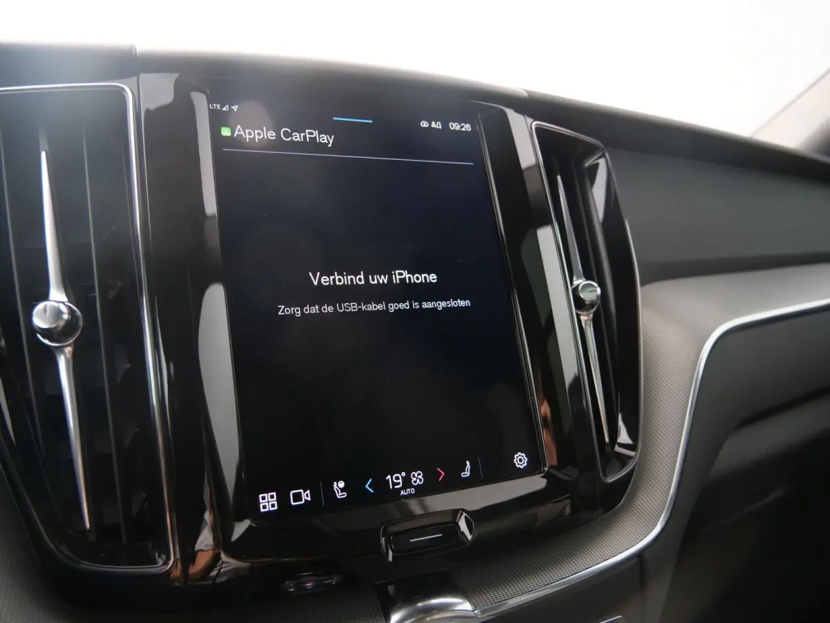 2.0 T6 350Pk Plug-in hybrid AWD Plus Dark Pano-dak / Adaptive Cruise / 360 Camera / Winterpakket