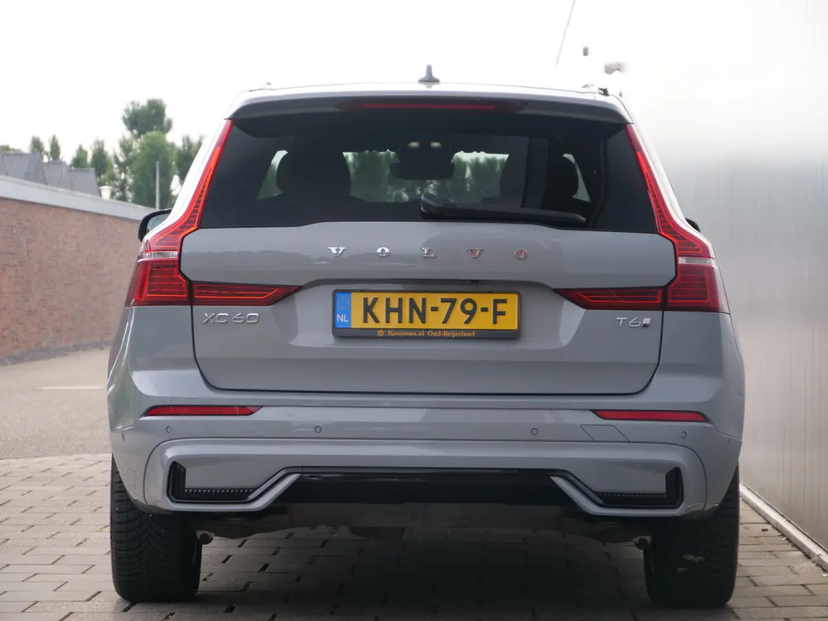 2.0 T6 350Pk Plug-in hybrid AWD Plus Dark Pano-dak / Adaptive Cruise / 360 Camera / Winterpakket