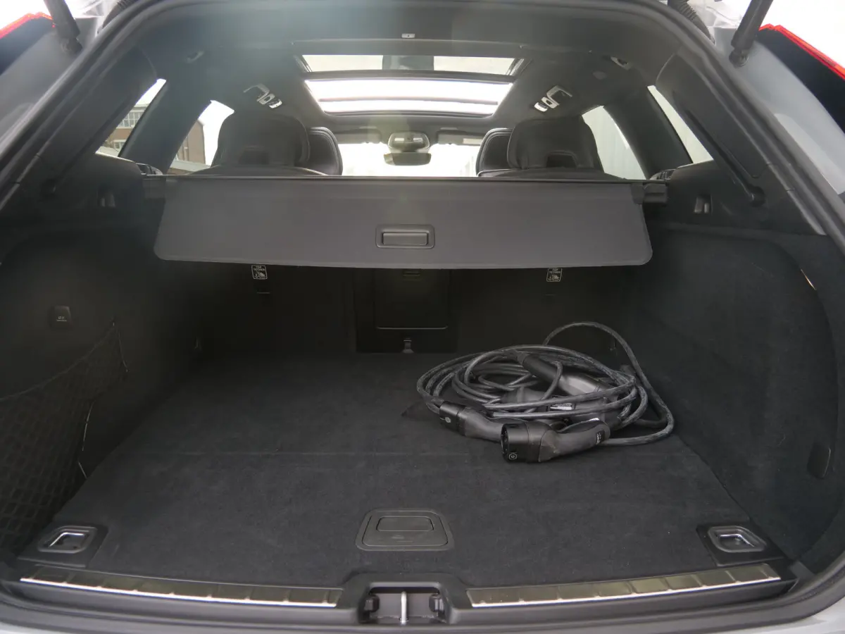 2.0 T6 350Pk Plug-in hybrid AWD Plus Dark Pano-dak / Adaptive Cruise / 360 Camera / Winterpakket