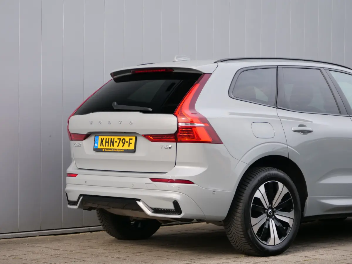 2.0 T6 350Pk Plug-in hybrid AWD Plus Dark Pano-dak / Adaptive Cruise / 360 Camera / Winterpakket