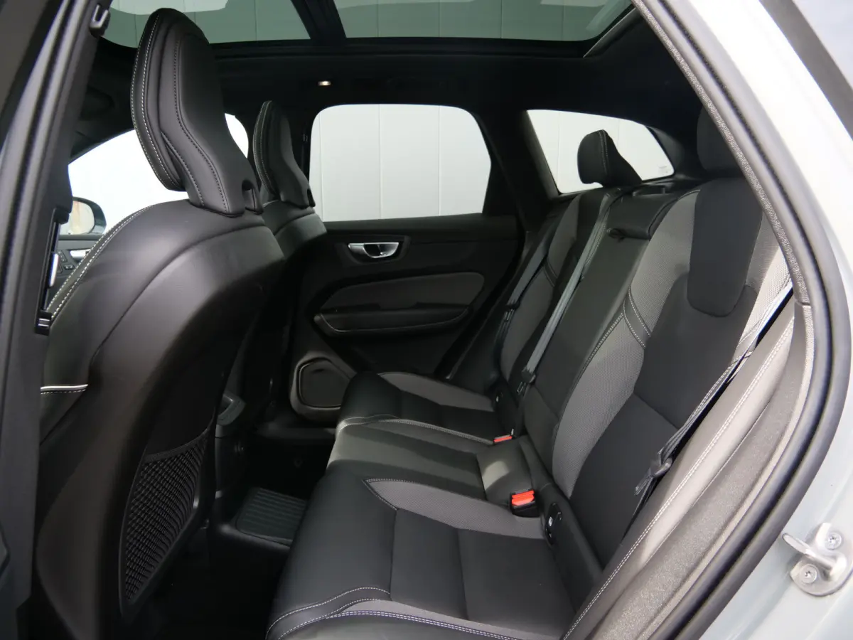 2.0 T6 350Pk Plug-in hybrid AWD Plus Dark Pano-dak / Adaptive Cruise / 360 Camera / Winterpakket