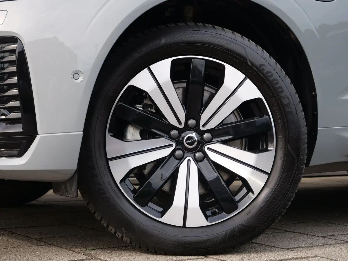 2.0 T6 350Pk Plug-in hybrid AWD Plus Dark Pano-dak / Adaptive Cruise / 360 Camera / Winterpakket