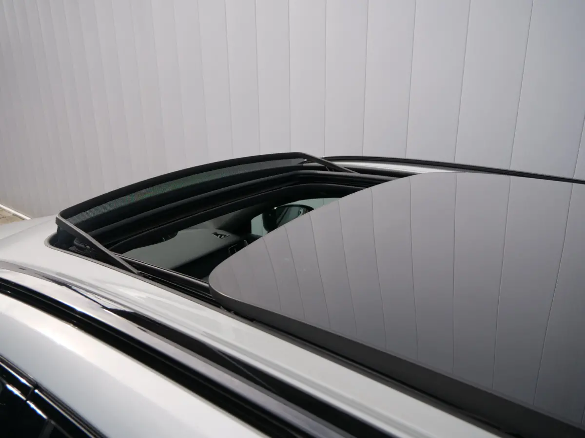 2.0 T6 350Pk Plug-in hybrid AWD Plus Dark Pano-dak / Adaptive Cruise / 360 Camera / Winterpakket