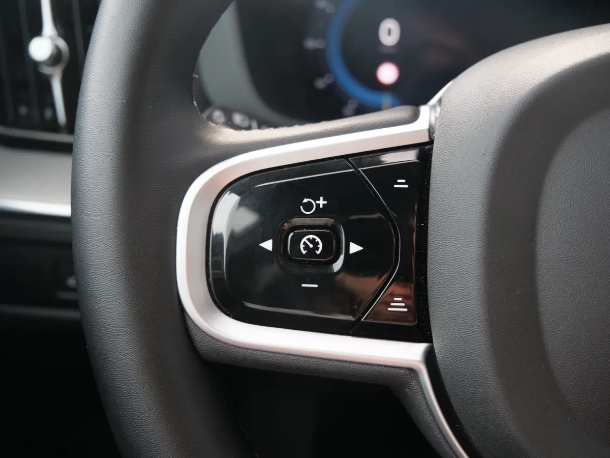 2.0 T6 350Pk Plug-in hybrid AWD Plus Dark Pano-dak / Adaptive Cruise / 360 Camera / Winterpakket