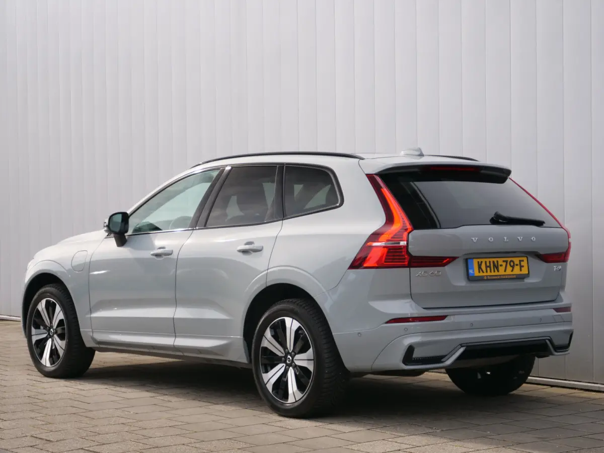 2.0 T6 350Pk Plug-in hybrid AWD Plus Dark Pano-dak / Adaptive Cruise / 360 Camera / Winterpakket