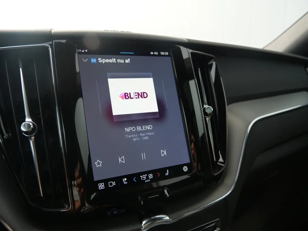 2.0 T6 350Pk Plug-in hybrid AWD Plus Dark Pano-dak / Adaptive Cruise / 360 Camera / Winterpakket