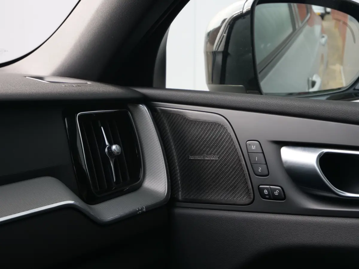 2.0 T6 350Pk Plug-in hybrid AWD Plus Dark Pano-dak / Adaptive Cruise / 360 Camera / Winterpakket