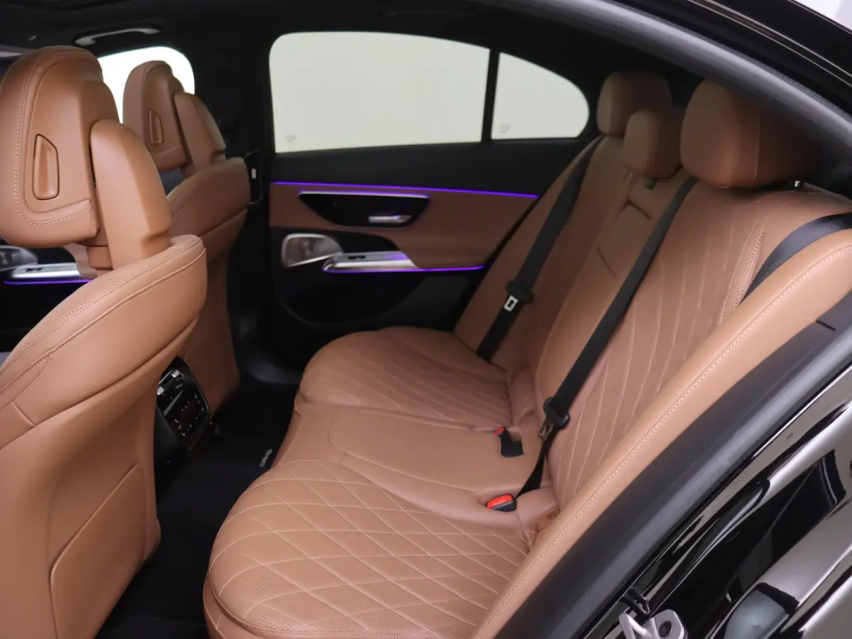 300 e AMG Line Premium Plus /Massage stoelen /Superscreen /Rijassistentiepakket plus /Burmester 4D /HUD
