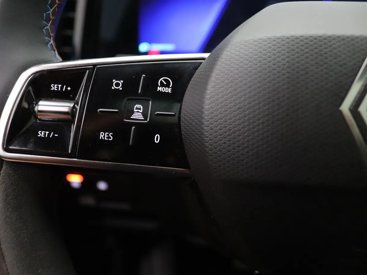E-Tech full hybrid 200 esprit Alpine Panoramadak | Head-up display