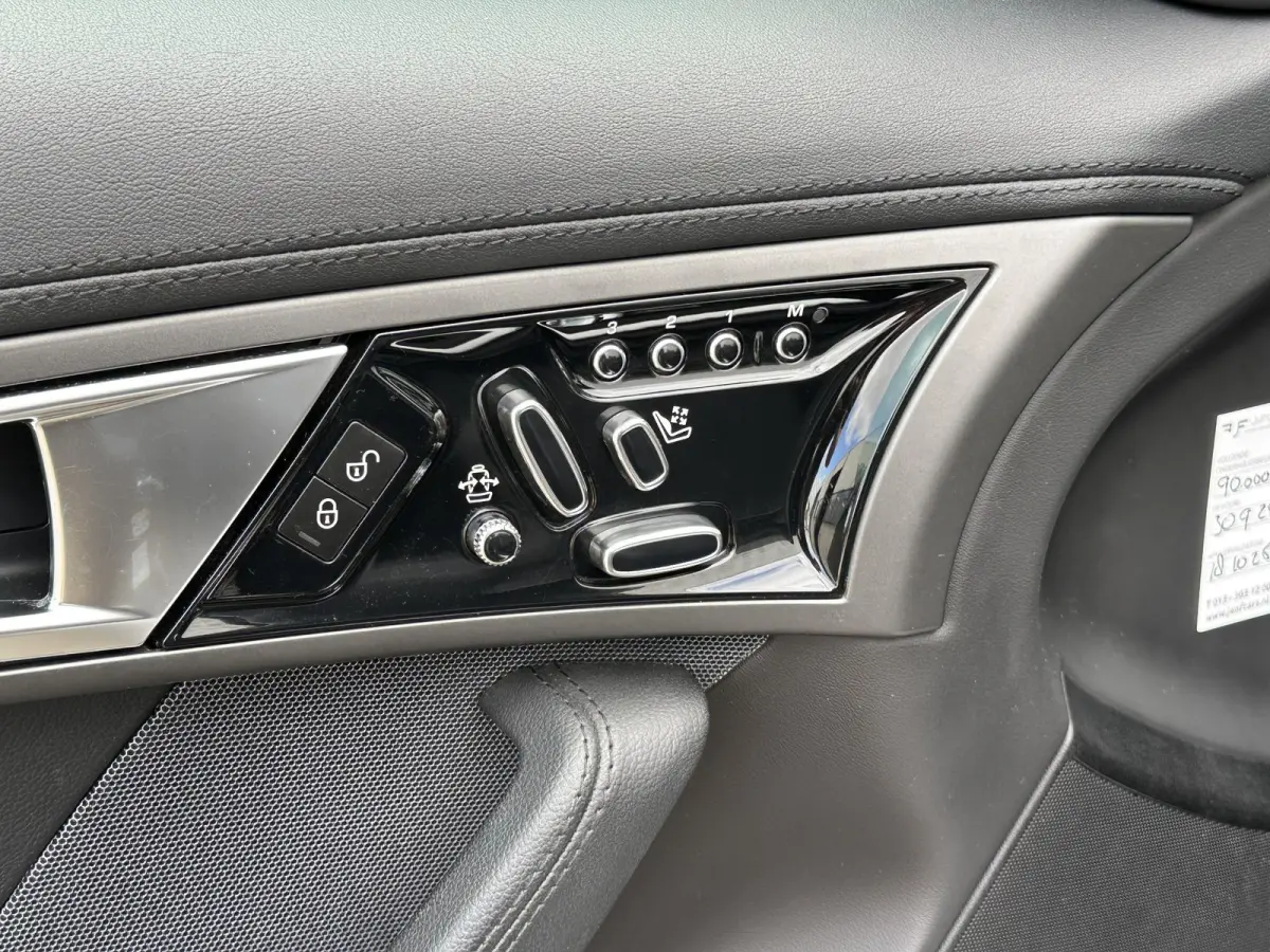 3.0 V6 | Sportuitlaat/Navi/Camera/Geh.Stoel/Stoelverw.