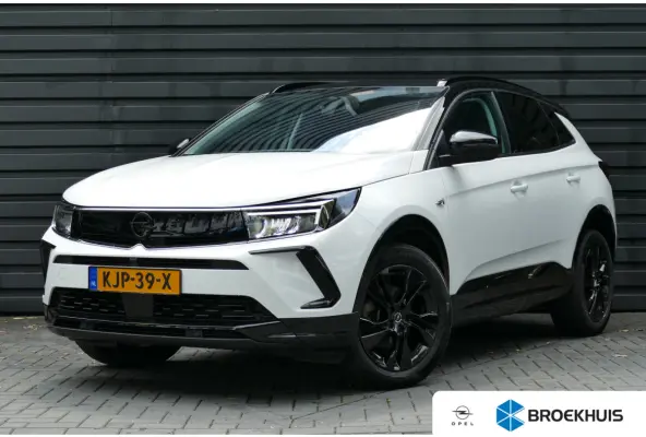 1.2 TURBO 130PK GS LINE AUTOMAAT / CAMERA / 18" LMV / LED / STUUR-STOELVERWARMING / NAVI / CLIMA / PDC / BLUETOOTH / ADAPT. CRUISECONTROL / 1E EIGENAAR / SCHITTERENDE STAAT !!