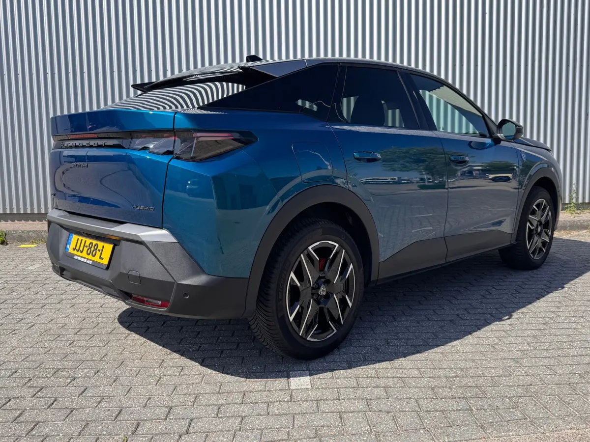1.2 Hybrid 145PK GT Automaat | Stoel + Stuurverwarming | Camera | Elektrische Achterklep | Apple Carplay / Android Auto (Draadloos) | Navigatie | Sfeerverlichting | Keyless | | Cruise contro