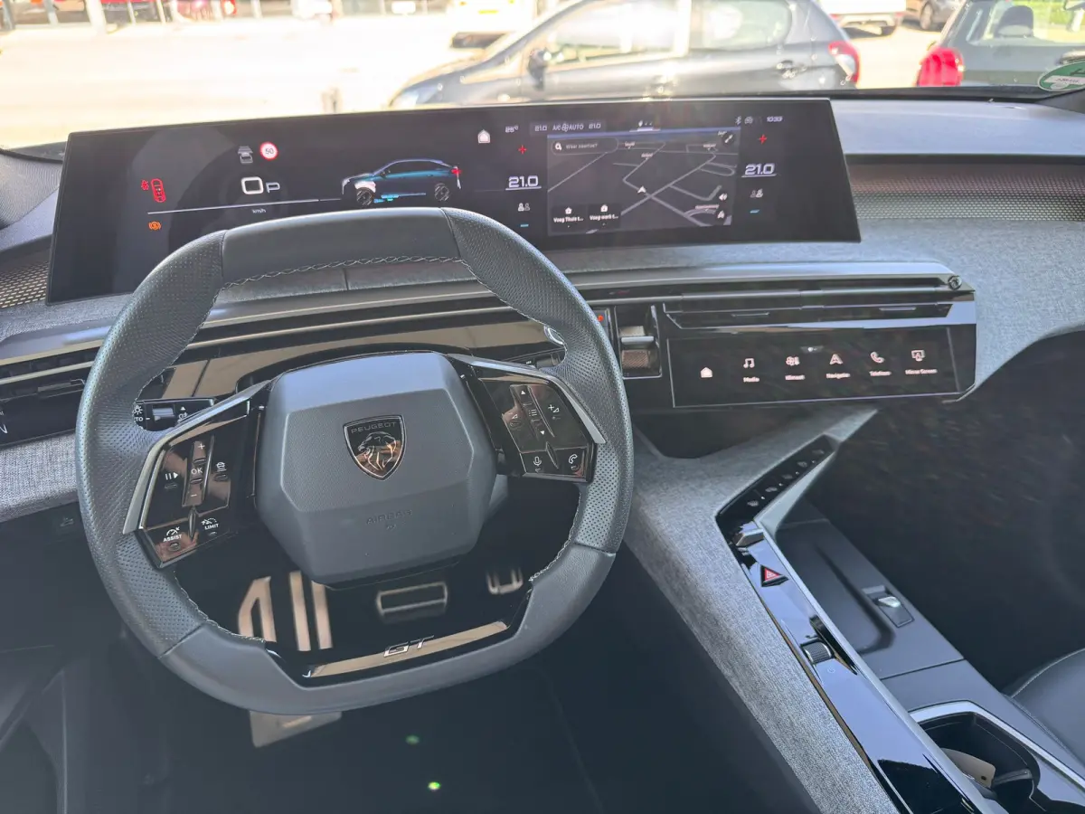 1.2 Hybrid 145PK GT Automaat | Stoel + Stuurverwarming | Camera | Elektrische Achterklep | Apple Carplay / Android Auto (Draadloos) | Navigatie | Sfeerverlichting | Keyless | | Cruise contro