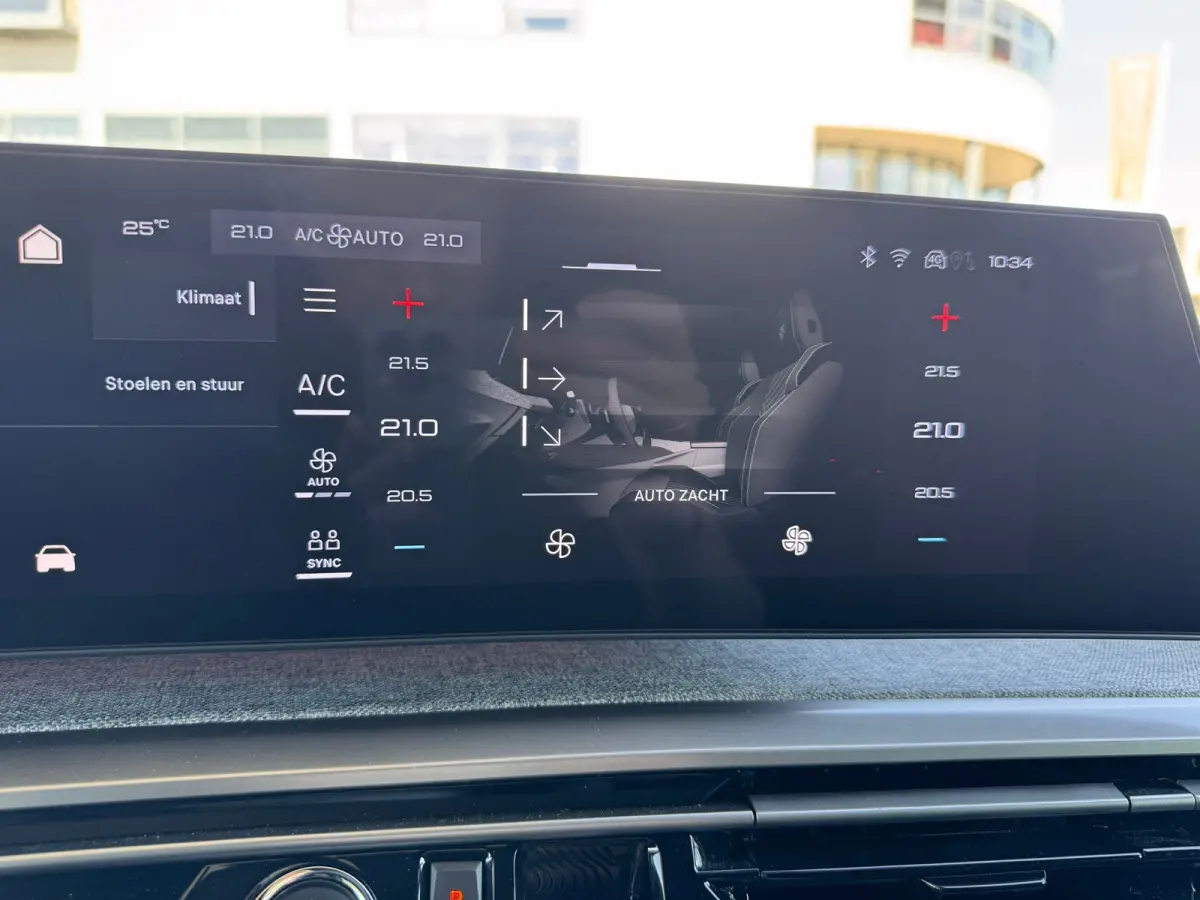 1.2 Hybrid 145PK GT Automaat | Stoel + Stuurverwarming | Camera | Elektrische Achterklep | Apple Carplay / Android Auto (Draadloos) | Navigatie | Sfeerverlichting | Keyless | | Cruise contro