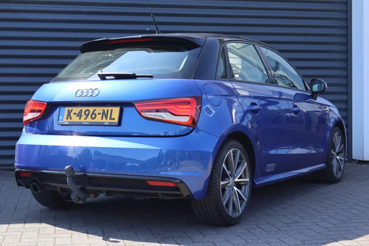 1.0 TFSI 95pk Advance Sport | Stoelverwarming | Trekhaak | Parkeersensoren Achter | Navigatie | Cruise Control | Sportstoelen