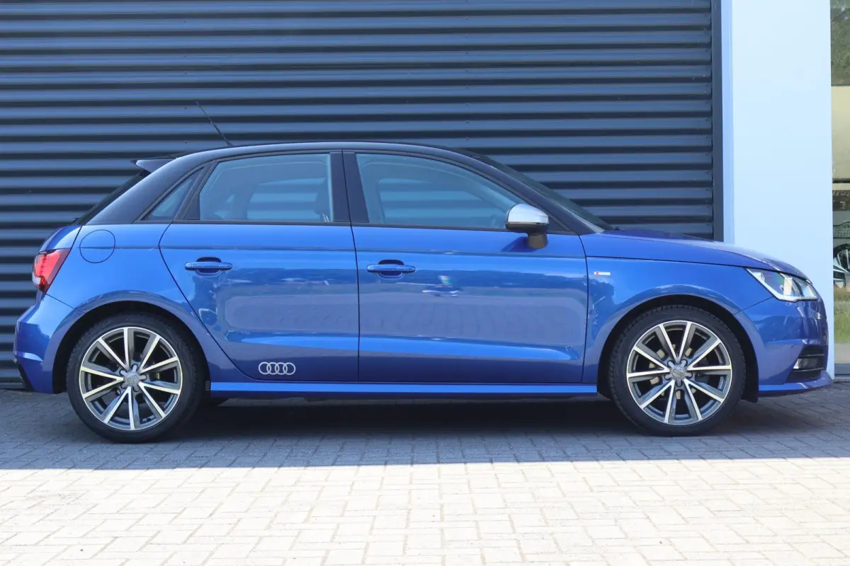 1.0 TFSI 95pk Advance Sport | Stoelverwarming | Trekhaak | Parkeersensoren Achter | Navigatie | Cruise Control | Sportstoelen