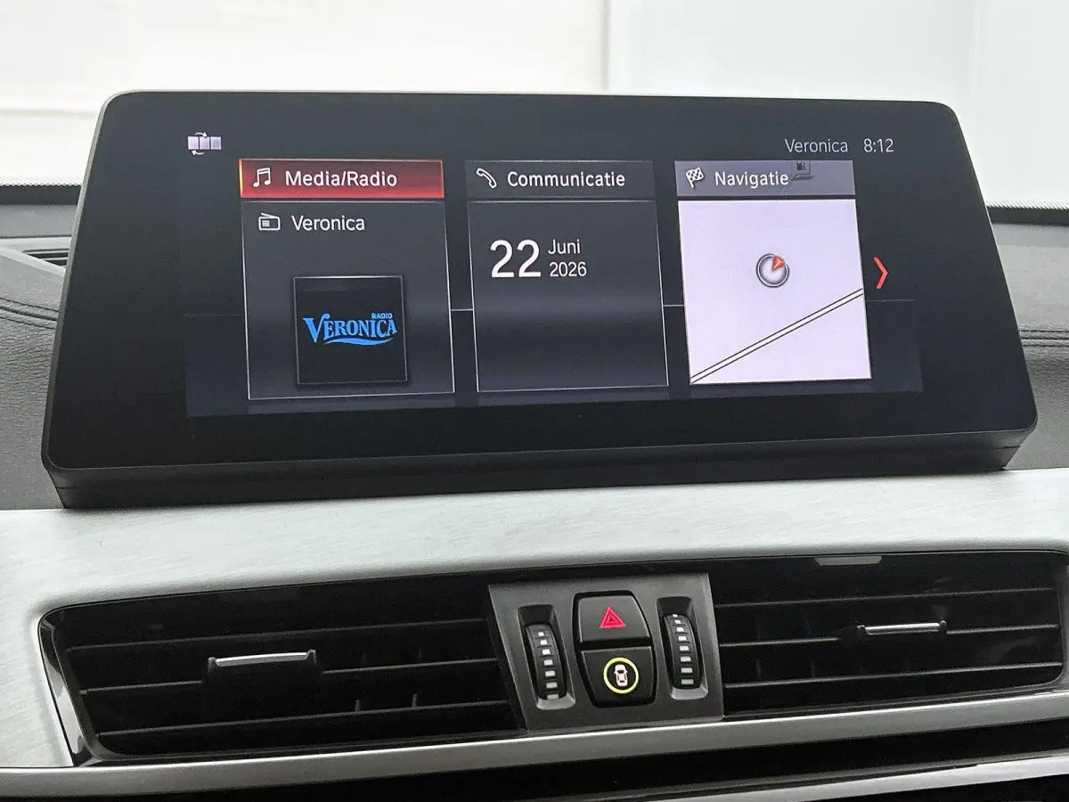 sDrive18i Executive Edition | PANORAMADAK | M-SPORT | HEAD UP DISPLAY | STOELVERWARMING | ELEKTRISCHE KOFFERKLEP | CLIMATE CONTROL | CRUISE CONTROL |