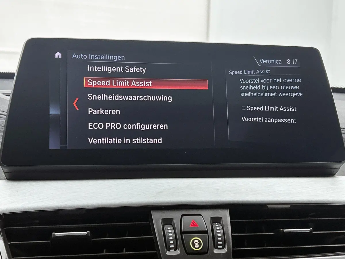 sDrive18i Executive Edition | PANORAMADAK | M-SPORT | HEAD UP DISPLAY | STOELVERWARMING | ELEKTRISCHE KOFFERKLEP | CLIMATE CONTROL | CRUISE CONTROL |