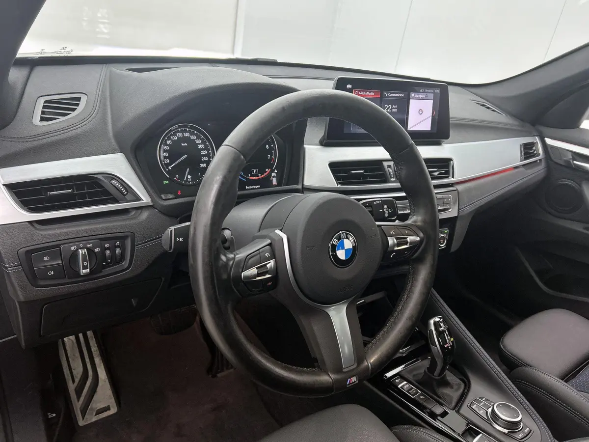 sDrive18i Executive Edition | PANORAMADAK | M-SPORT | HEAD UP DISPLAY | STOELVERWARMING | ELEKTRISCHE KOFFERKLEP | CLIMATE CONTROL | CRUISE CONTROL |