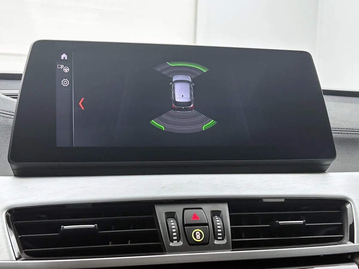 sDrive18i Executive Edition | PANORAMADAK | M-SPORT | HEAD UP DISPLAY | STOELVERWARMING | ELEKTRISCHE KOFFERKLEP | CLIMATE CONTROL | CRUISE CONTROL |