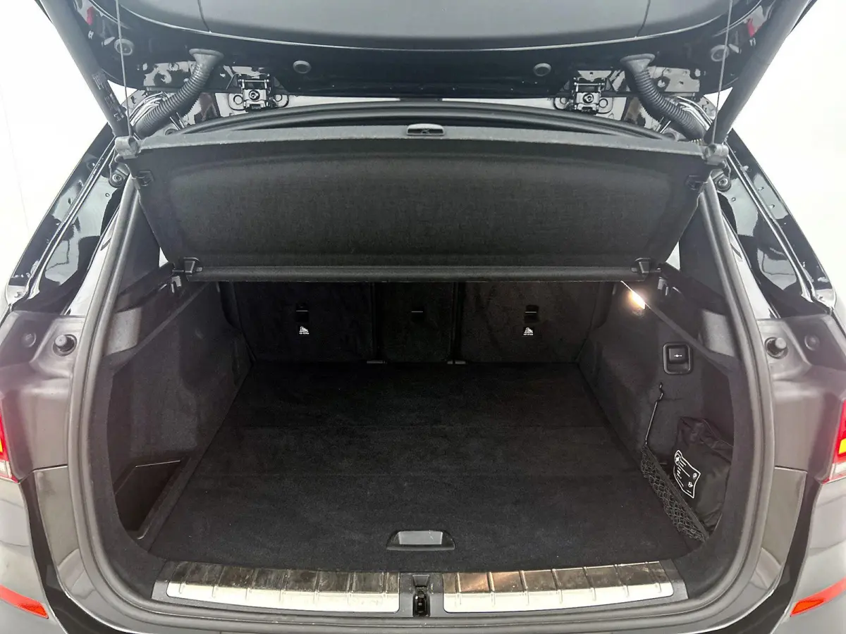 sDrive18i Executive Edition | PANORAMADAK | M-SPORT | HEAD UP DISPLAY | STOELVERWARMING | ELEKTRISCHE KOFFERKLEP | CLIMATE CONTROL | CRUISE CONTROL |