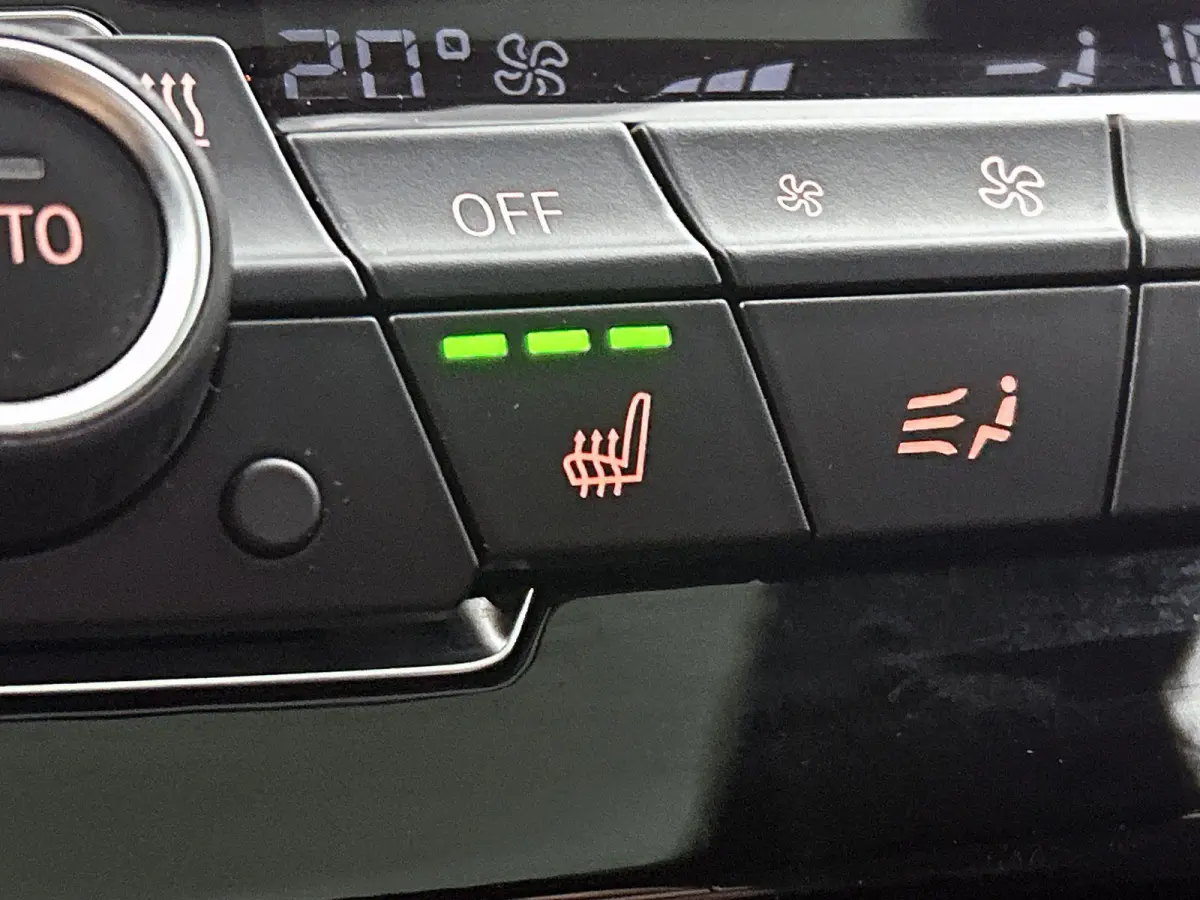 sDrive18i Executive Edition | PANORAMADAK | M-SPORT | HEAD UP DISPLAY | STOELVERWARMING | ELEKTRISCHE KOFFERKLEP | CLIMATE CONTROL | CRUISE CONTROL |