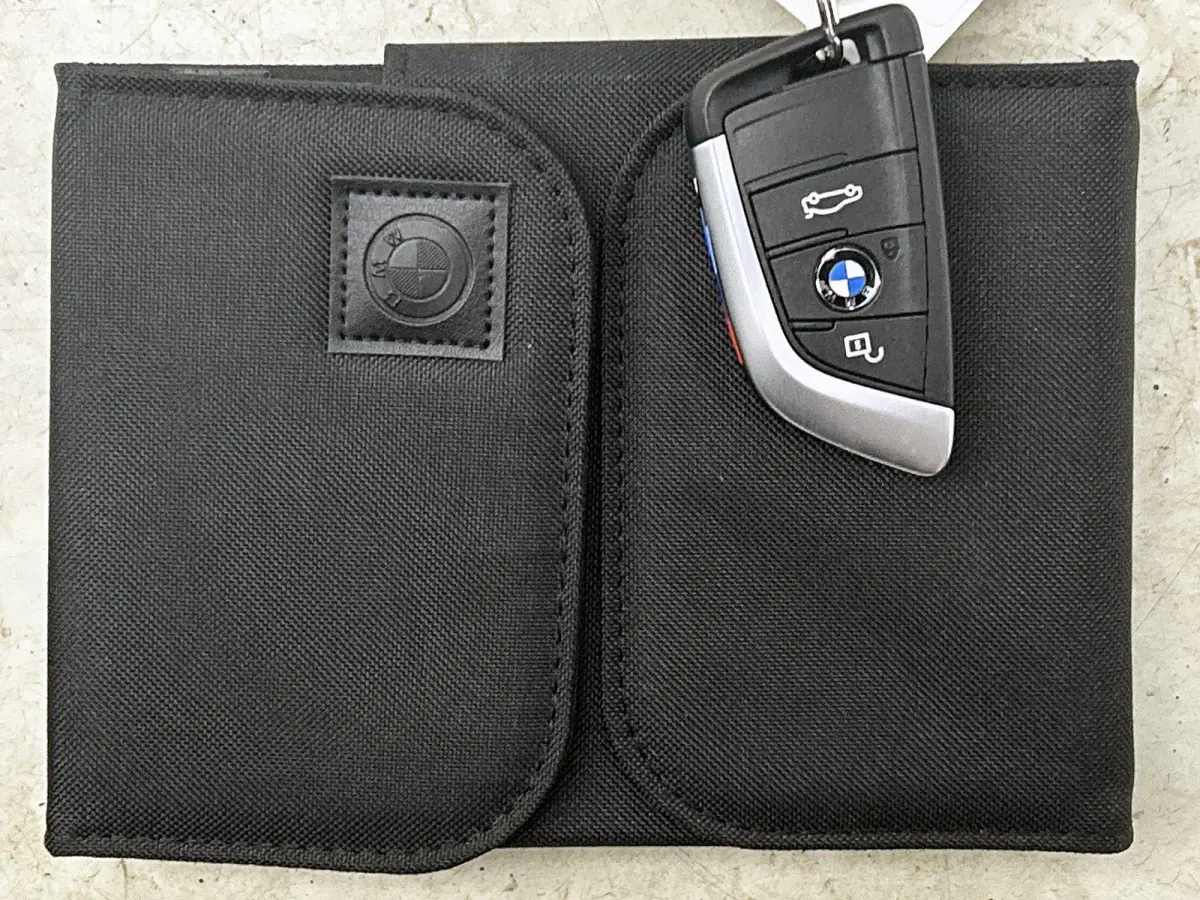 sDrive18i Executive Edition | PANORAMADAK | M-SPORT | HEAD UP DISPLAY | STOELVERWARMING | ELEKTRISCHE KOFFERKLEP | CLIMATE CONTROL | CRUISE CONTROL |