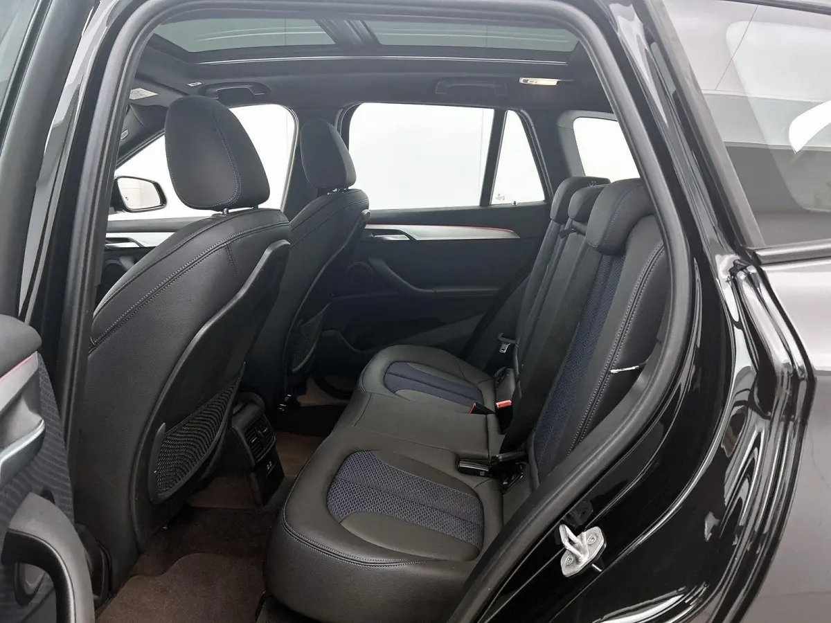 sDrive18i Executive Edition | PANORAMADAK | M-SPORT | HEAD UP DISPLAY | STOELVERWARMING | ELEKTRISCHE KOFFERKLEP | CLIMATE CONTROL | CRUISE CONTROL |