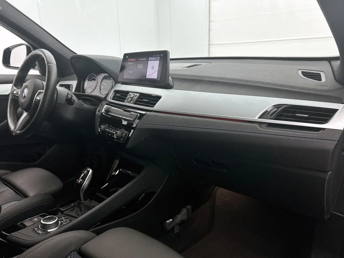 sDrive18i Executive Edition | PANORAMADAK | M-SPORT | HEAD UP DISPLAY | STOELVERWARMING | ELEKTRISCHE KOFFERKLEP | CLIMATE CONTROL | CRUISE CONTROL |