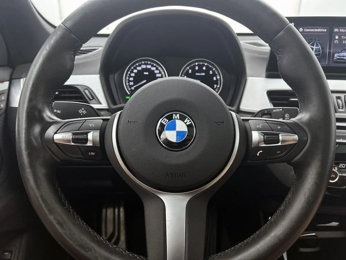 sDrive18i Executive Edition | PANORAMADAK | M-SPORT | HEAD UP DISPLAY | STOELVERWARMING | ELEKTRISCHE KOFFERKLEP | CLIMATE CONTROL | CRUISE CONTROL |