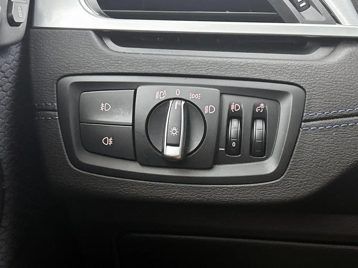 sDrive18i Executive Edition | PANORAMADAK | M-SPORT | HEAD UP DISPLAY | STOELVERWARMING | ELEKTRISCHE KOFFERKLEP | CLIMATE CONTROL | CRUISE CONTROL |