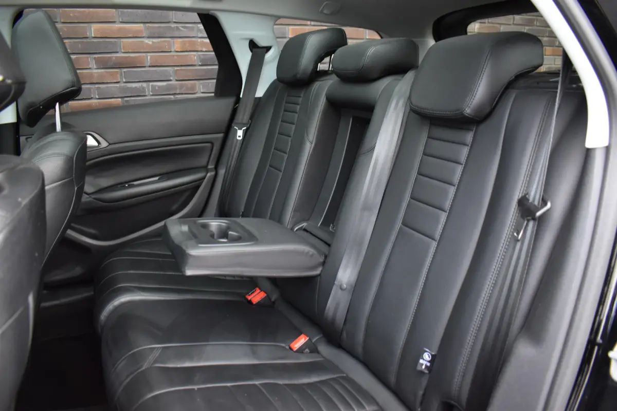 1.2 PureTech Blue Lease Premium