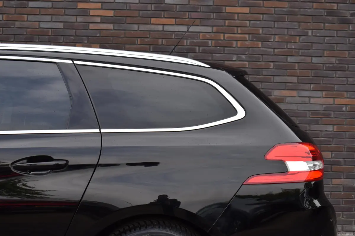1.2 PureTech Blue Lease Premium
