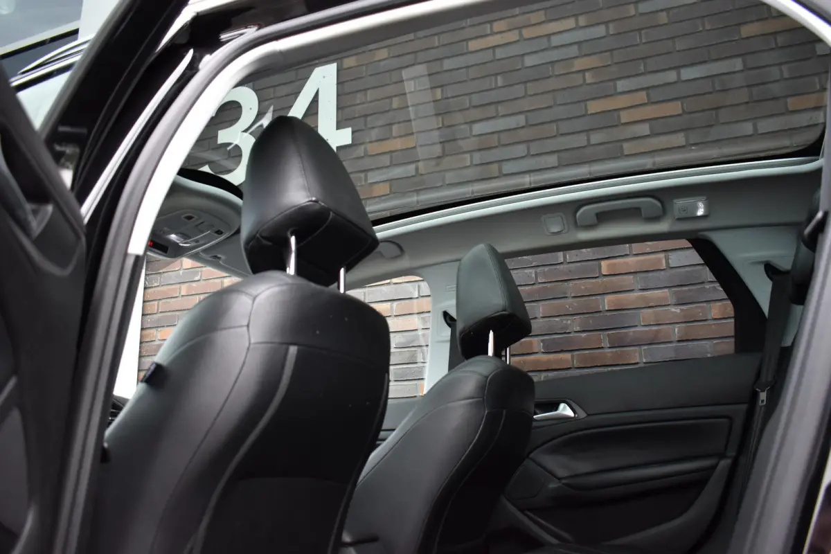 1.2 PureTech Blue Lease Premium