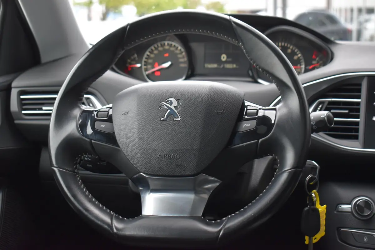1.2 PureTech Blue Lease Premium