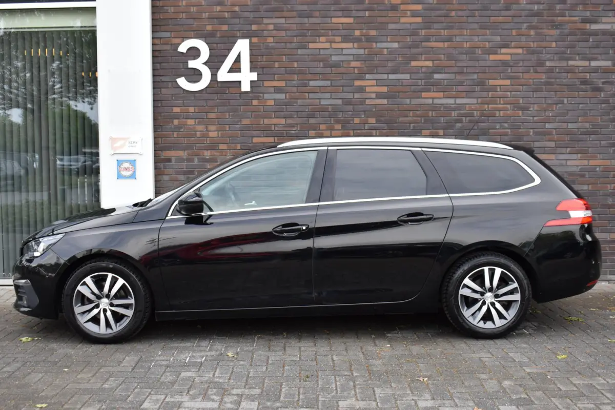 1.2 PureTech Blue Lease Premium
