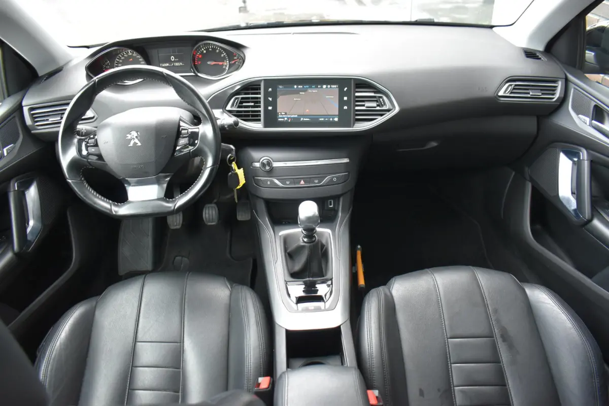 1.2 PureTech Blue Lease Premium