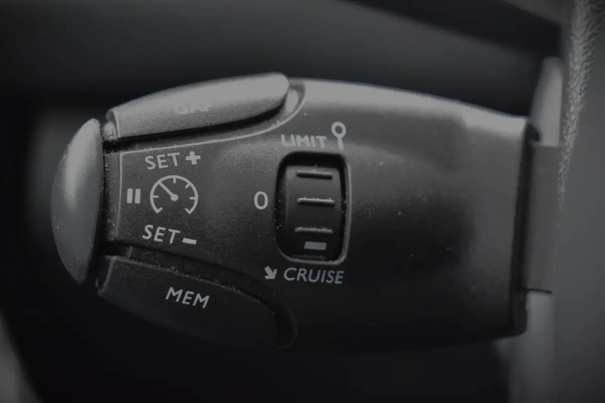 1.2 PureTech Blue Lease Premium